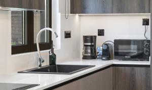 Luxury Villa Dione with private pool by Kalles Homes & Suites