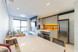 Apartamento 2 suítes com piscina em Canto Grande Bombinhas SC