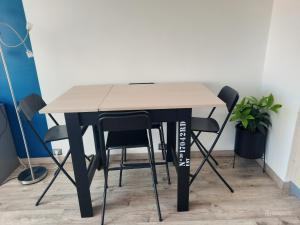 Les Buttes - Apt 4 Prs, 1 ch - Parking privé