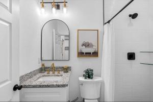 Midtown Retreat - Right Unit