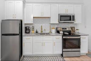 Midtown Retreat - Right Unit