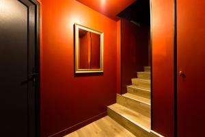 Appartement Rouge Elegance & Miroirs RER C