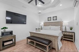 Midtown Retreat - Leftside Unit