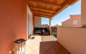 One-Bedroom Apartment In Podgradina