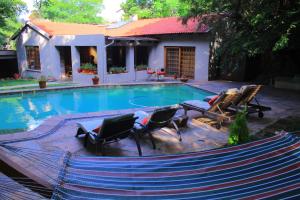 8 at Norman Crescent