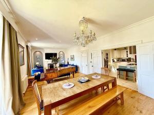 A Grand Georgian Grade II Manor House with Views in Laugharne