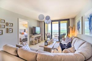 Lovely Fort Pierce Condo, Walk to Beach!