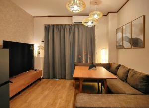 Luna Luxury 4BR Family Villa with Parking - 2 mins from Osaka-ko Station, near EXPO, USJ, Kaiyukan