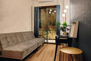 Luna Luxury 4BR Family Villa with Parking - 2 mins from Osaka-ko Station, near EXPO, USJ, Kaiyukan