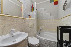 Wrzeciono 35 Urban Apartment by Solarento