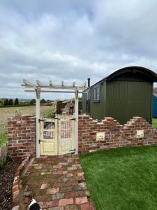 Meadows view shepherds hut