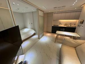 디뷰더스카이 mk house