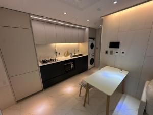 디뷰더스카이 mk house