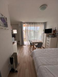 Studio 3rd floor balcony wifi in Gréoux-les-Bains