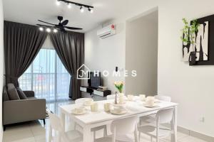 C180 Trader Park 3Room Balcony Free Carpark #10