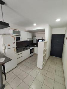 luminoso depto con balcon a cuadras del centro