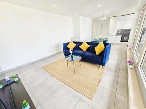 Urban 1BR Flat w terrace&parking