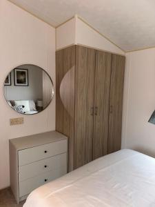 Two Bedroom Caravan on 7 Lakes Country Park