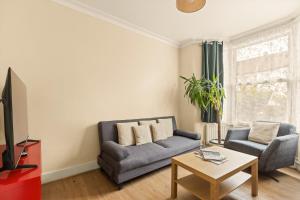 New! Modern 5BR House by Lloyd Park in Walthamstow