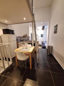 Giovanni duplex european quarter