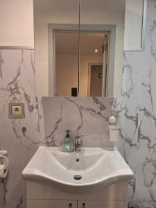 Giovanni duplex european quarter