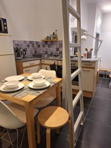 Giovanni duplex european quarter