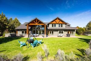 Family-Friendly Dara Oaks Home with Private Hot Tub and BBQ on the Deck home