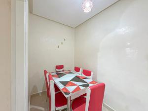 1BR Chic à Izdihar Clim, Wi-Fi & Cuisine Équipée