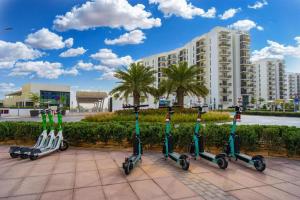 F1 - Camellia 1BR Waters Edge Yas Island, Theme Parks