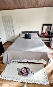 KITNET k3 em TORRES-RS - Na mais bela praia Gaúcha - Frigobar - micro-ondas - Banheiro - Ar condicionado split - TV smart - Wi-Fi - Anfitriã SuperHost no BNB