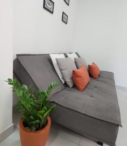 Apto completo! Academia, lavanderia, piscina, comércio!