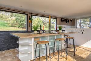 Péniche insolite sur la Seine - près de Paris