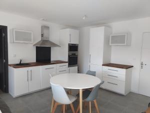 Proche Porticcio superbe T3 confort moderne au calme belle vue maquis et montagne