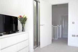 Cosy Family House in Canning Town London