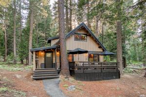 Songbird Cabin at Chambers by Tahoe Getaways - Pet-Friendly 2 BR with HOA Access