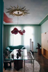 Most Teatralny Artistic Apartment by BookingHost