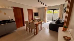 Apto a 100m da praia c 2 suites, Wi Fi e Piscina