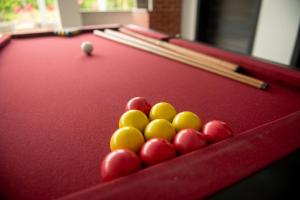 Apto a 100m da praia c 2 suites, Wi Fi e Piscina