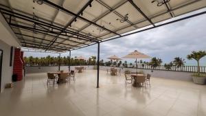 Apto a 100m da praia c 2 suites, Wi Fi e Piscina