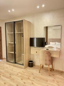 Atta pyramid view inn