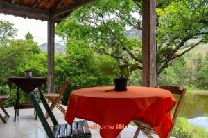 Suite em Macae com vista lago e piscina