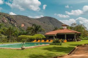 Maison Paquequer - A Historic Countryside Villa Itaipava with Private Chief- Future Winery, Events e Weddings