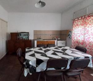 Los Abuelos Hotel & Alojamiento Propiedad con Pileta