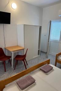 Apartments with parking space Trpanj, Peljesac - 24922