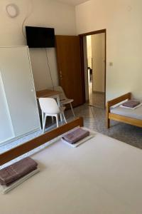 Apartments with parking space Trpanj, Peljesac - 24922