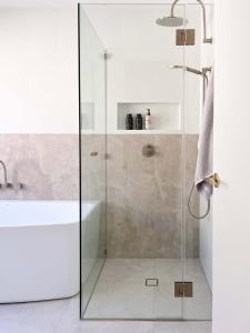 Luxury 3-Bed Family Retreat Office Kayaks & Yard