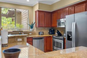 Lovely Palm Villas Condo with Private Mauna Lani Beach Club Access