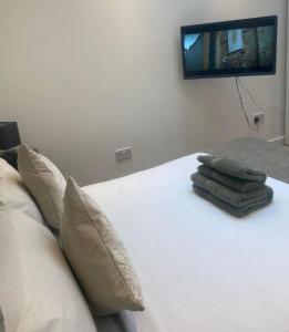 Stunning Studio2, Banstead with free off st parking