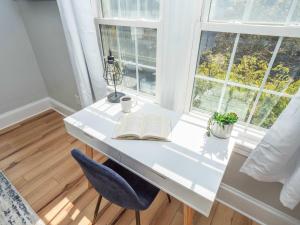 Jennifers Modern & Comfy Broadway Walkable Stay