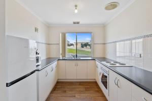 Baywatch - 8 James Drive, Carrickalinga